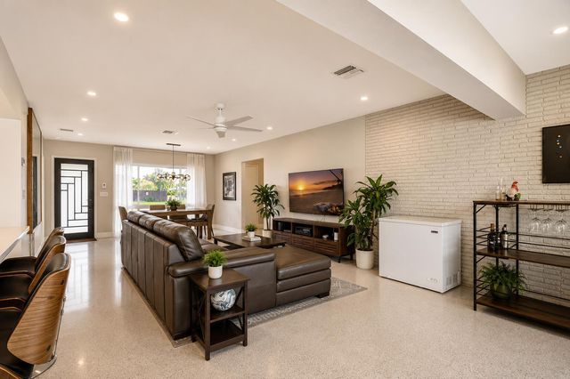 431 SE 5th Avenue, Pompano Beach, FL 33060