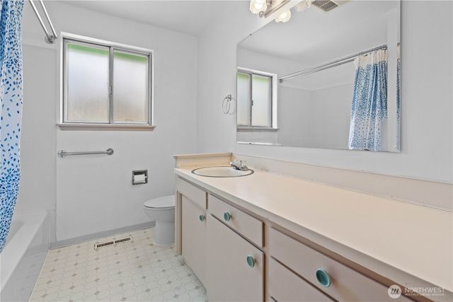 9801 Kenwood Drive SW, Lakewood, WA 98498