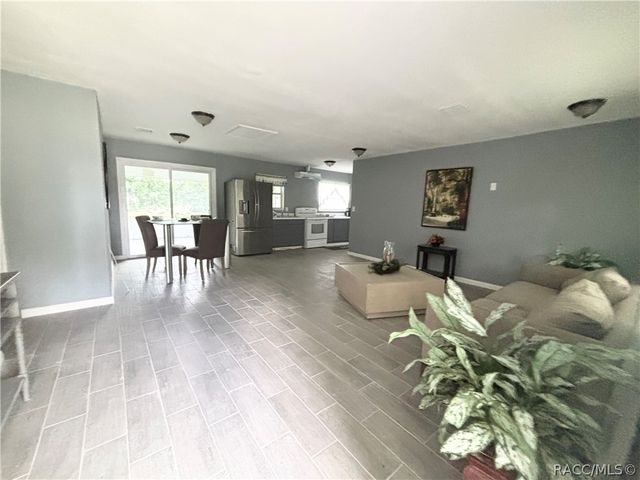 11 S Tyler Street, Beverly Hills, FL 34465