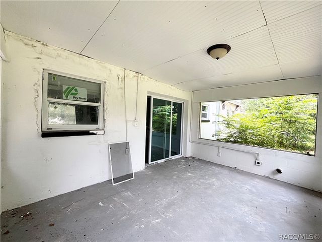 11 S Tyler Street, Beverly Hills, FL 34465