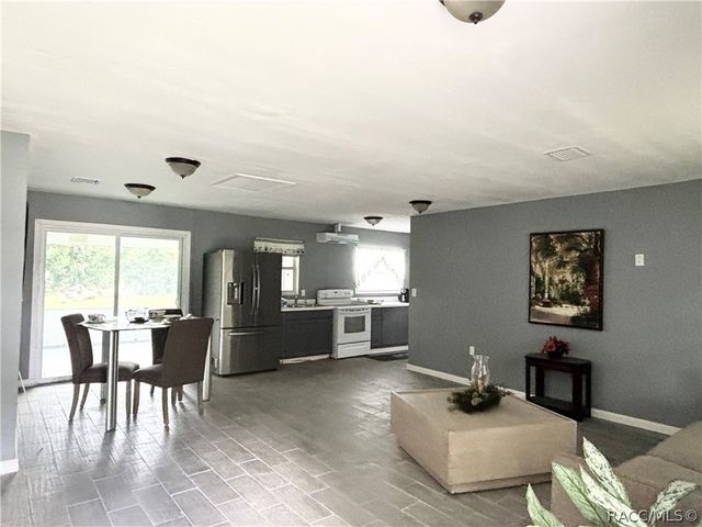 11 S Tyler Street, Beverly Hills, FL 34465