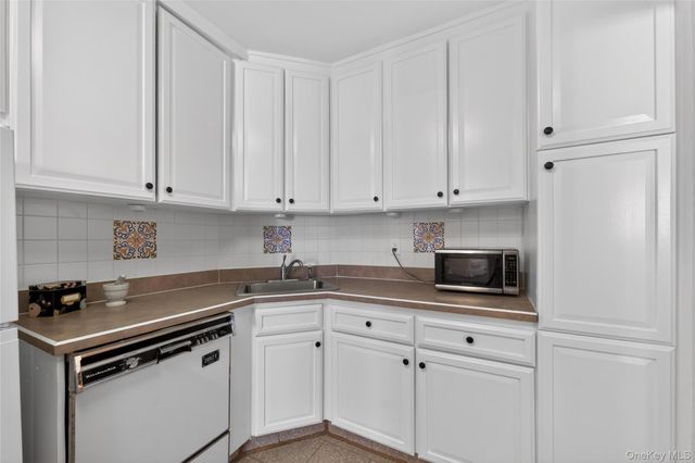 300 Martine Ave 3L, White Plains, NY 10601