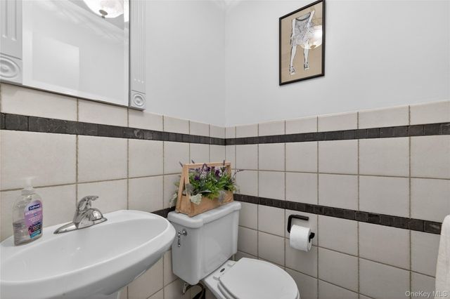 300 Martine Ave 3L, White Plains, NY 10601