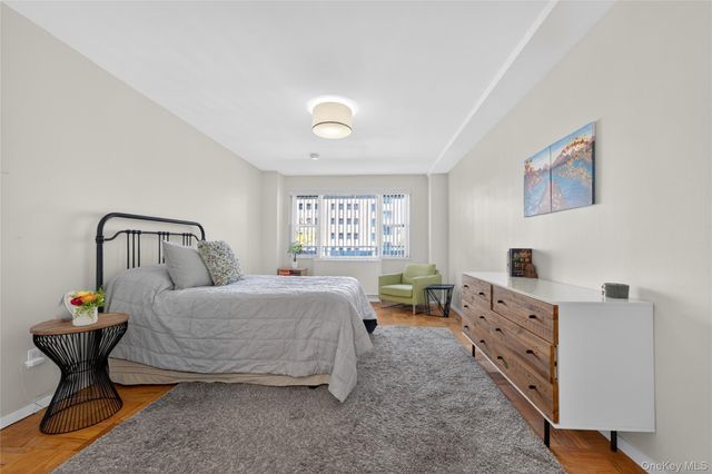 300 Martine Ave 3L, White Plains, NY 10601