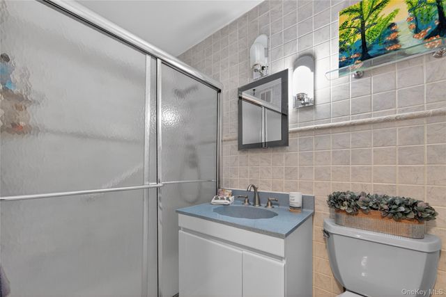 300 Martine Ave 3L, White Plains, NY 10601