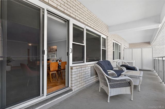 300 Martine Ave 3L, White Plains, NY 10601