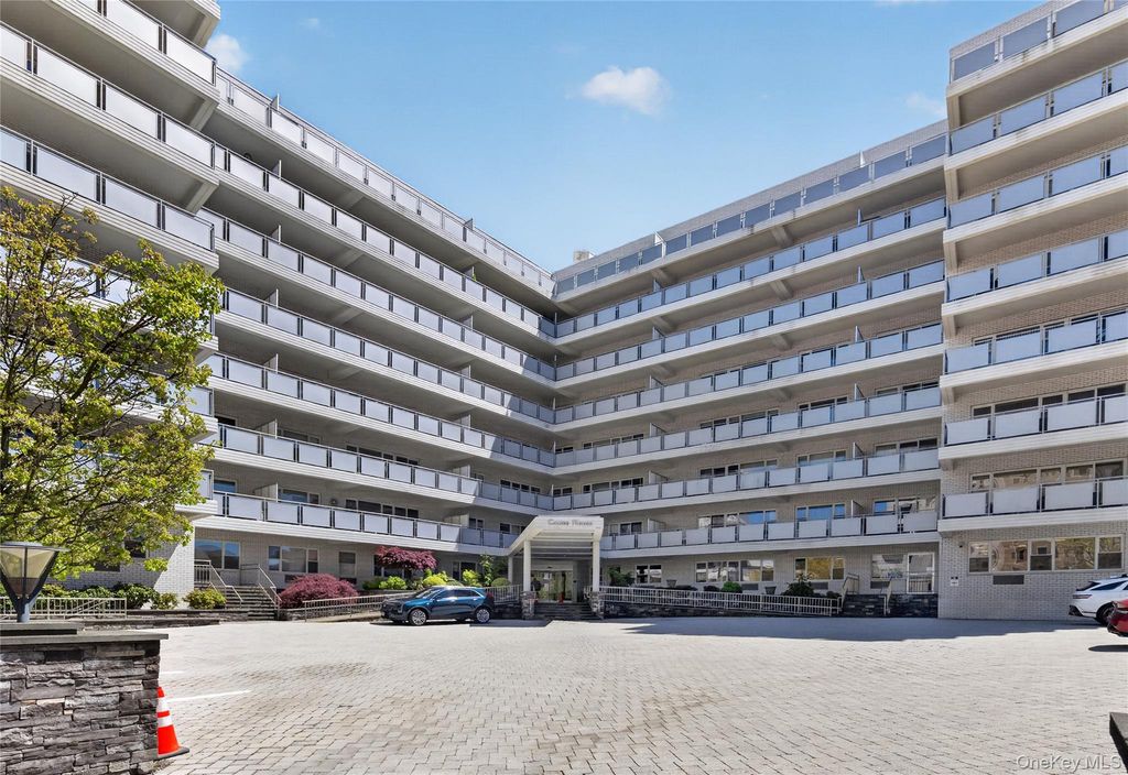 300 Martine Ave 3L, White Plains, NY 10601