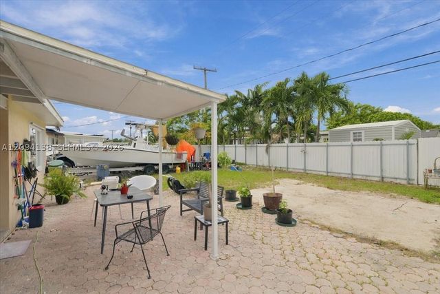 9625 Dominican Dr, Cutler Bay, FL 33189