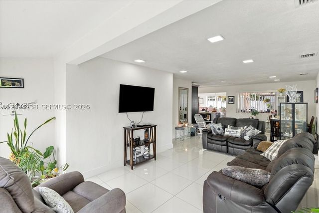9625 Dominican Dr, Cutler Bay, FL 33189