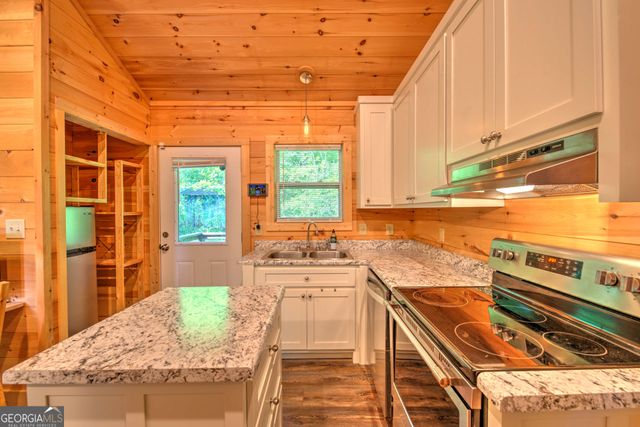 418 W Langston Avenue, Clayton, GA 30525