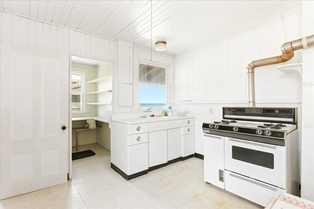 102 Humarock Bch, Scituate, MA 02066