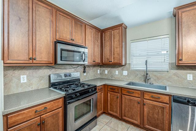 5422 Rio Drive, Baytown, TX 77521