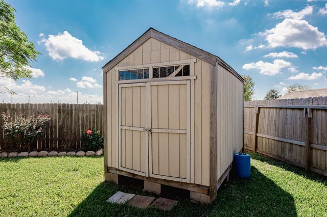 5422 Rio Drive, Baytown, TX 77521