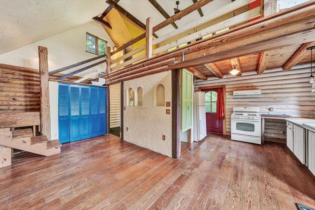 8536 Starlight LN, Boones Mill, VA 24065