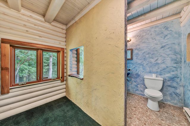8536 Starlight LN, Boones Mill, VA 24065