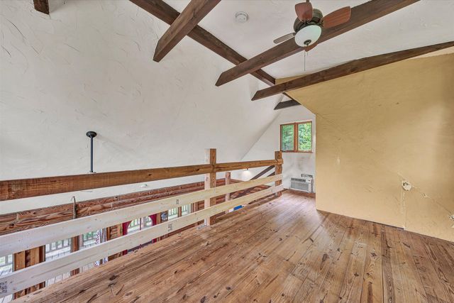 8536 Starlight LN, Boones Mill, VA 24065