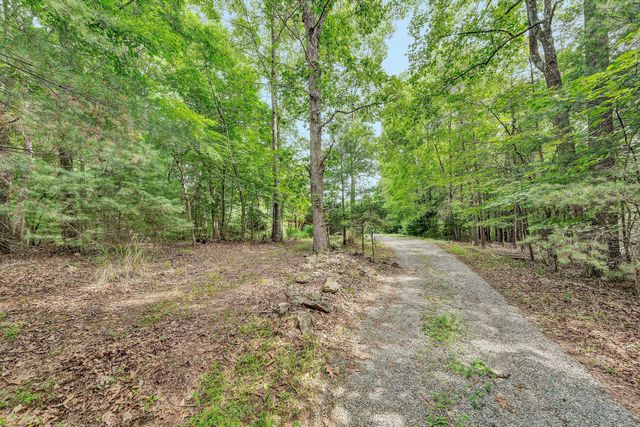 8536 Starlight LN, Boones Mill, VA 24065