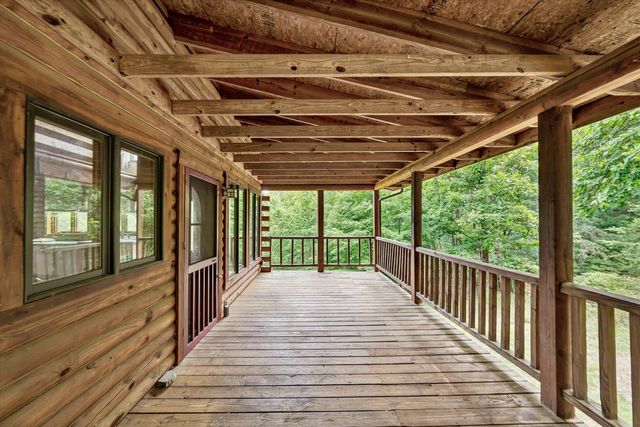 8536 Starlight LN, Boones Mill, VA 24065