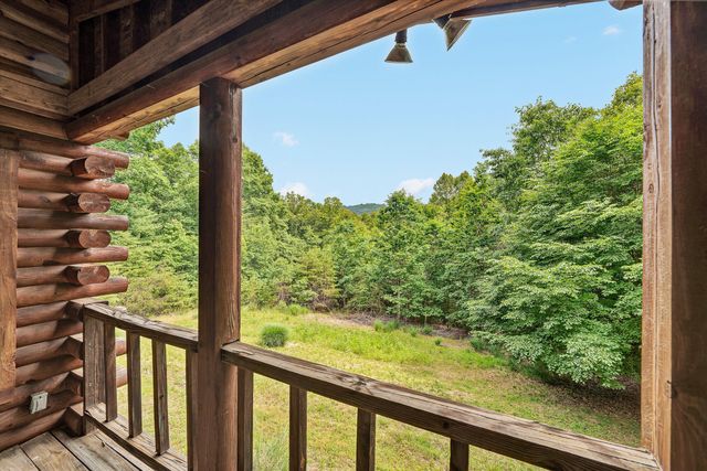 8536 Starlight LN, Boones Mill, VA 24065
