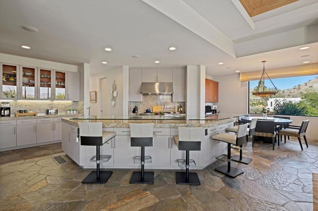 101 Netas Court, Palm Desert, CA 92260