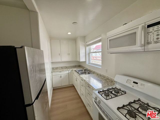 221 S Kenwood Street 6, Glendale, CA 91205