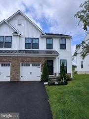 14 CINNAMON LN, Mount Laurel, NJ 08054