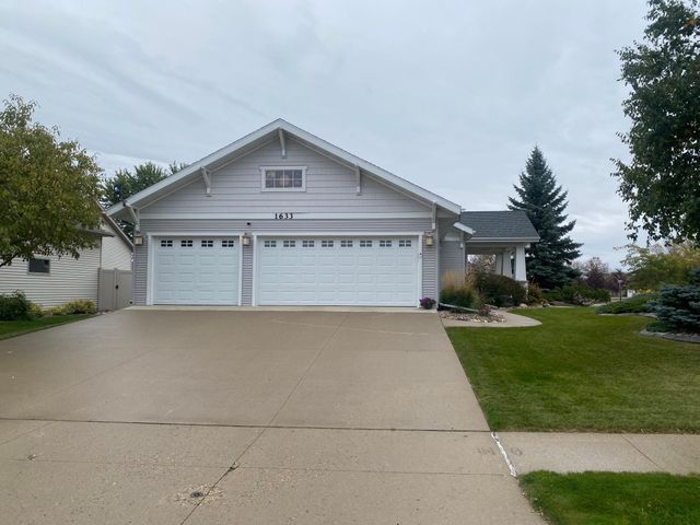 1633 3rd Street W, West Fargo, ND 58078