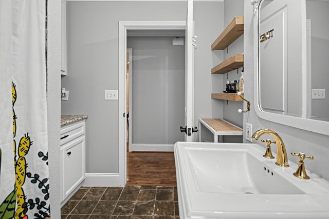 1111 Timbergrove Lane, Houston, TX 77008