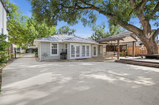 1111 Timbergrove Lane, Houston, TX 77008