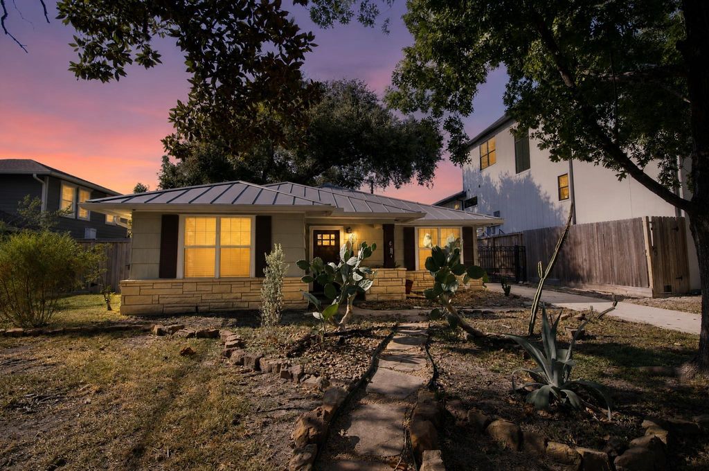 1111 Timbergrove Lane, Houston, TX 77008
