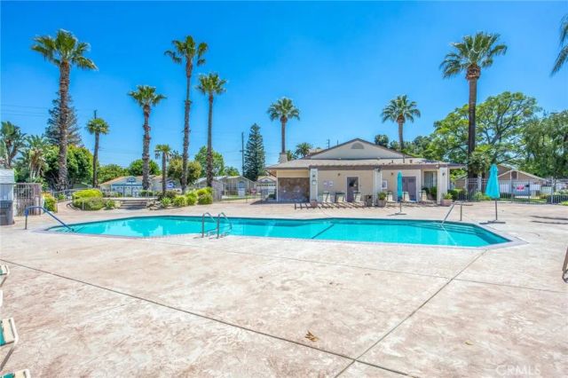 140 W Pioneer 67, Redlands, CA 92374