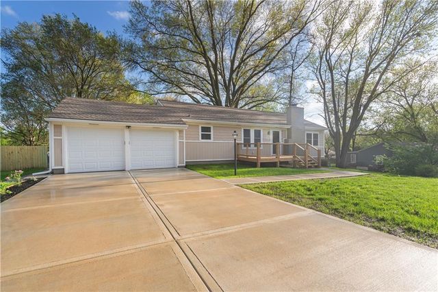 8025 Waverly Avenue, Kansas City, KS 66109