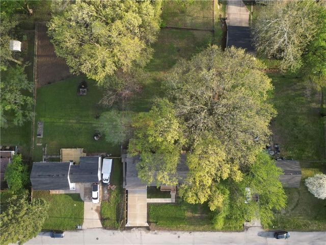 8025 Waverly Avenue, Kansas City, KS 66109