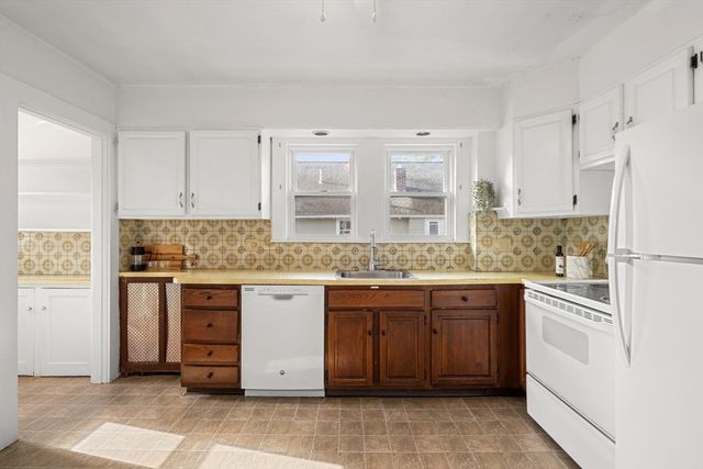 18-20 Parker St, Arlington, MA 02474