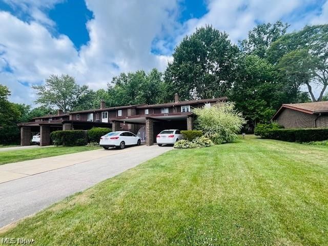 9552 Fernwood Drive, Olmsted Falls, OH 44138