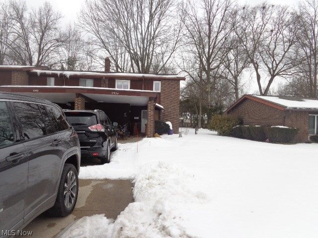 9552 Fernwood Drive, Olmsted Falls, OH 44138