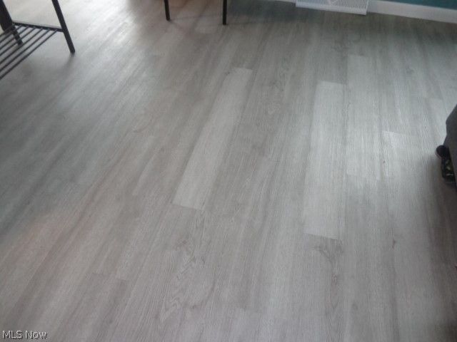 9552 Fernwood Drive, Olmsted Falls, OH 44138