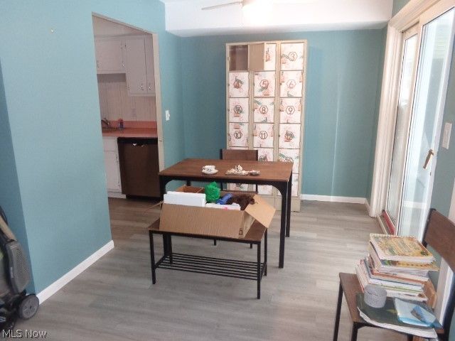 9552 Fernwood Drive, Olmsted Falls, OH 44138