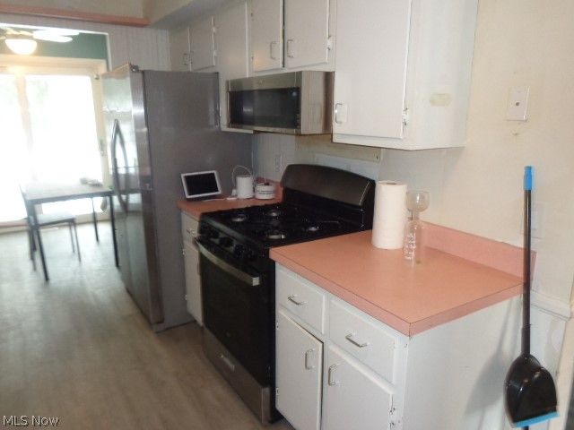 9552 Fernwood Drive, Olmsted Falls, OH 44138