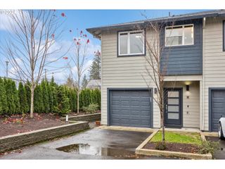 2828 22nd Ave 10, Forest Grove, OR 97116