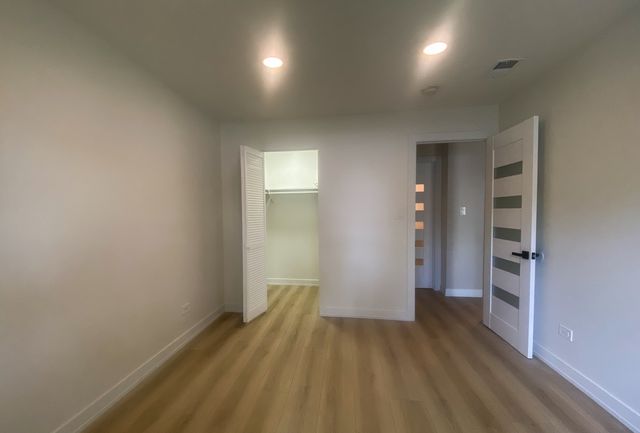 715 W Central Road A8, Mount Prospect, IL 60056