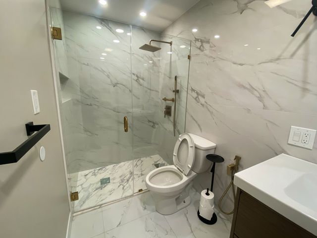 715 W Central Road A8, Mount Prospect, IL 60056