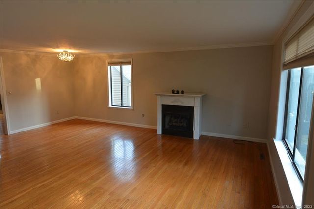 12 Hitching Post Lane 12, Glastonbury, CT 06033