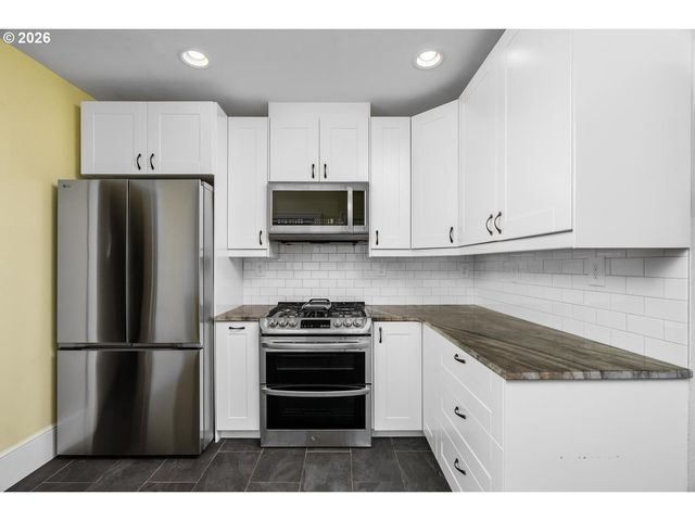 9707 N LOMBARD St, Portland, OR 97203