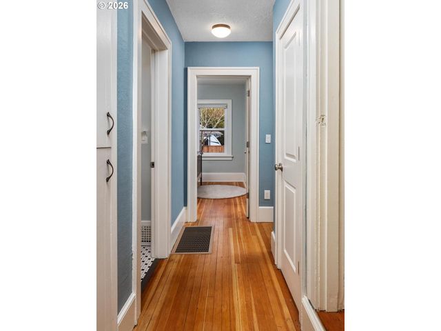 9707 N LOMBARD St, Portland, OR 97203