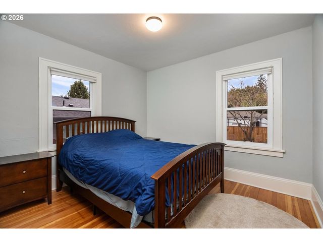 9707 N LOMBARD St, Portland, OR 97203