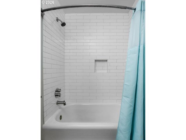 9707 N LOMBARD St, Portland, OR 97203