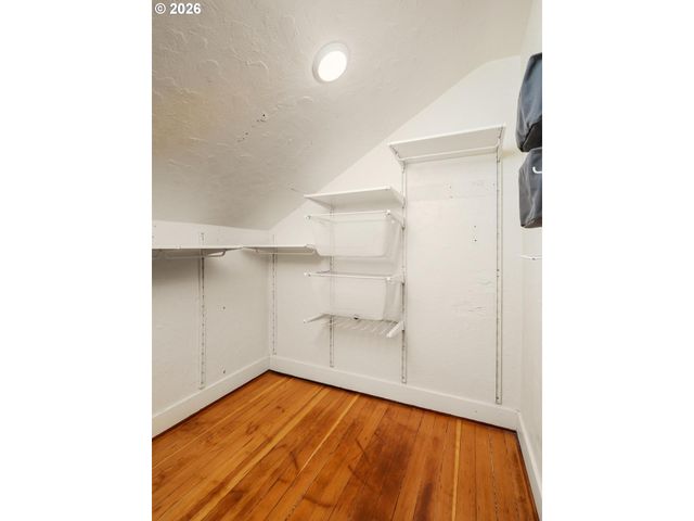 9707 N LOMBARD St, Portland, OR 97203