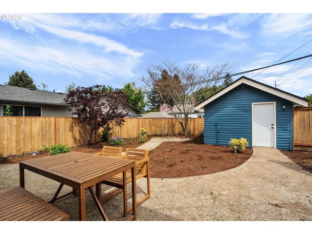 9707 N LOMBARD St, Portland, OR 97203