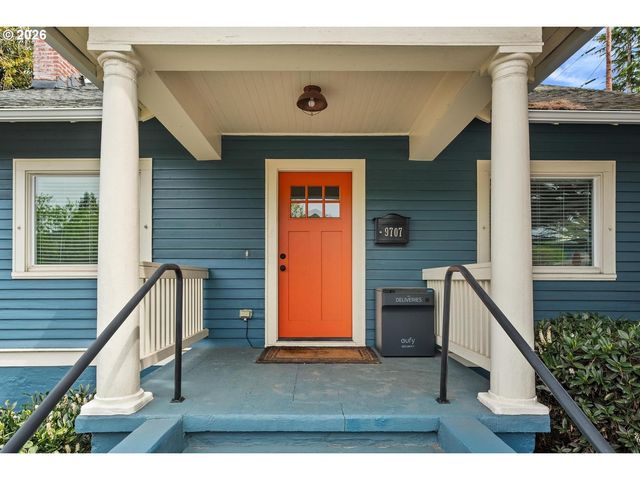 9707 N LOMBARD St, Portland, OR 97203